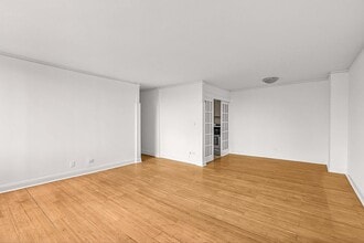 Building Photo - 181 E 90th St