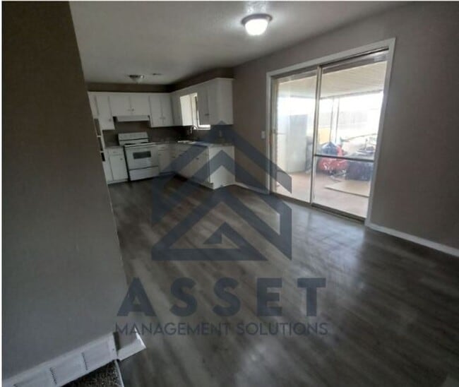 Photo - Beautiful 4-Bedroom Available Now! House