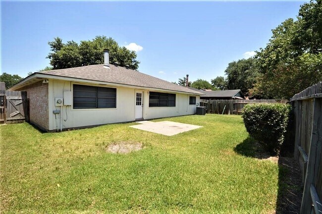Foto del edificio - 2314 Crooked Ln