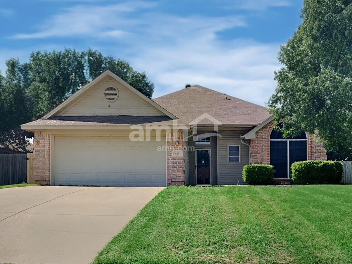 Foto principal - 605 Arbor Ln