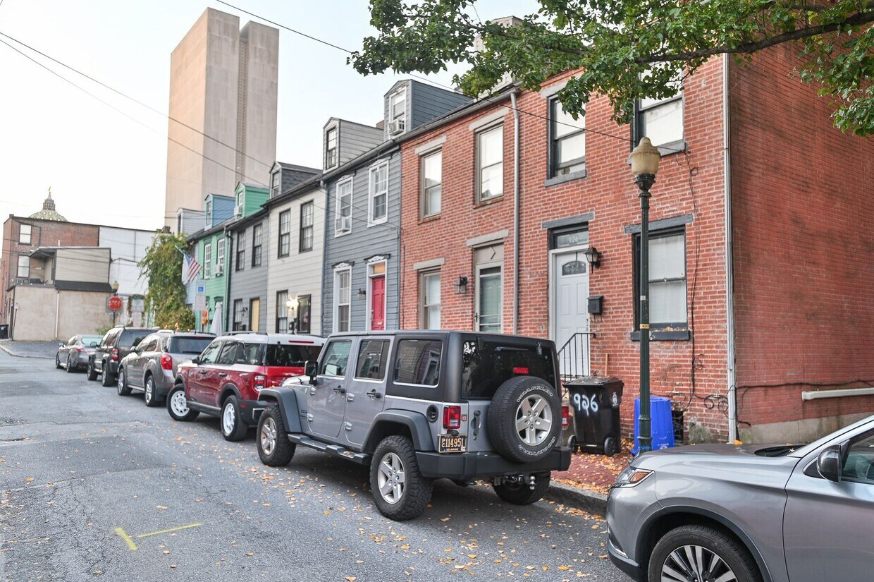 Foto principal - Charming 3 Bedroom on Grand St