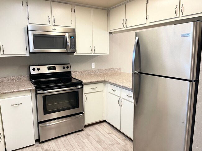 Foto del edificio - Gorgeous 2 bedroom 2 bath condo near downt...