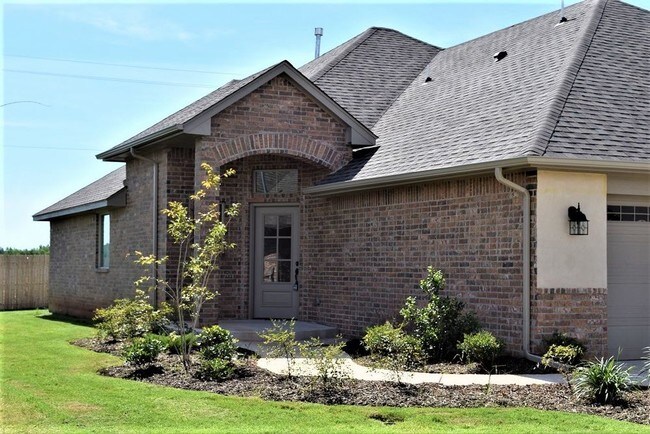 Building Photo - 6540 Bentley Dr