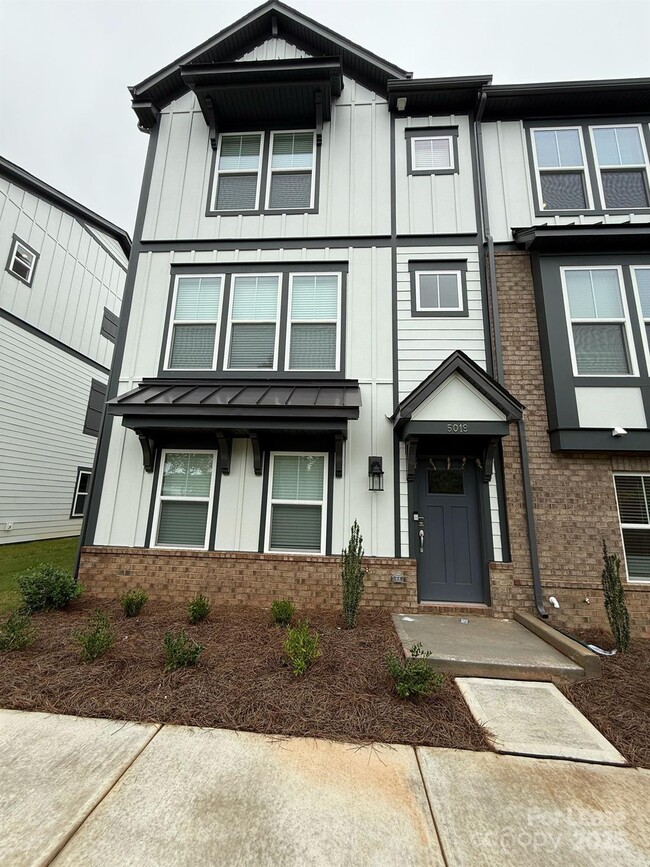 Building Photo - 5019 Westmead Ln