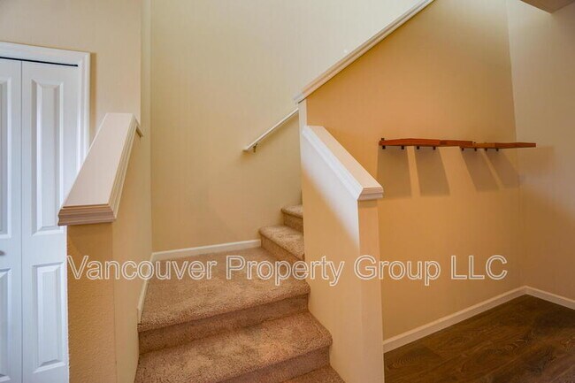 Building Photo - 2273 S Red Tail Loop