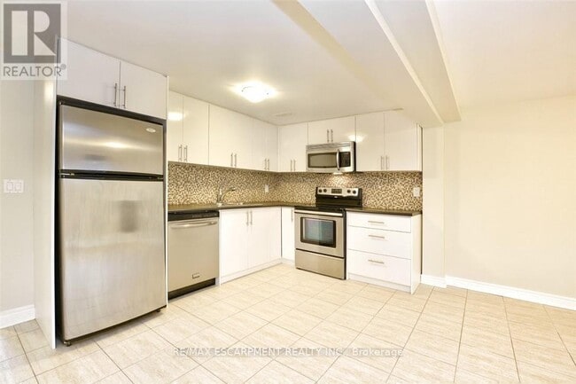 Building Photo - 25 Endfield Ave