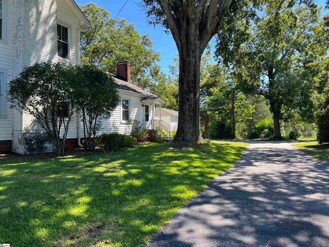 Foto del edificio - 850 Tigerville Rd