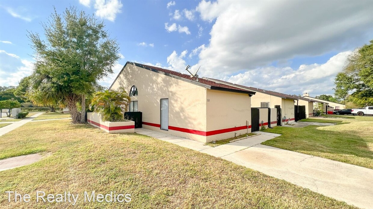 763 Golden Sunshine Cir, Orlando, FL 32807