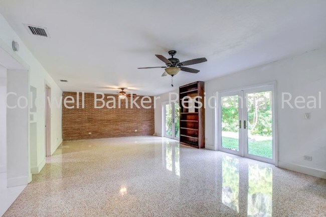 Foto del edificio - 4091 Matheson Ave