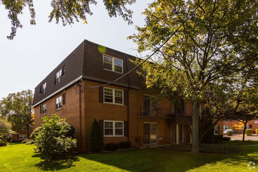 Chateau Royale Rentals Worth, IL