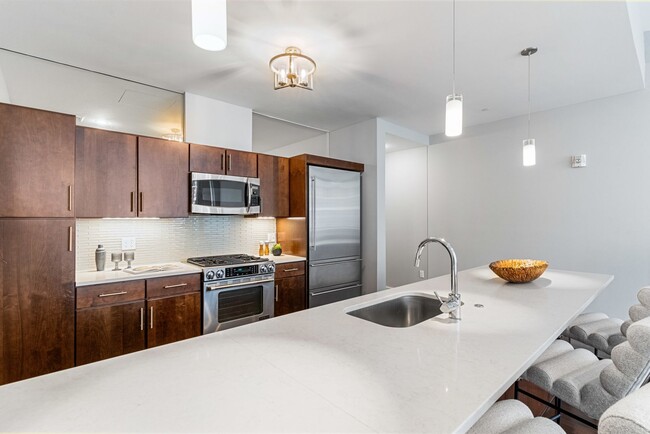 Building Photo - 43 Westland Ave