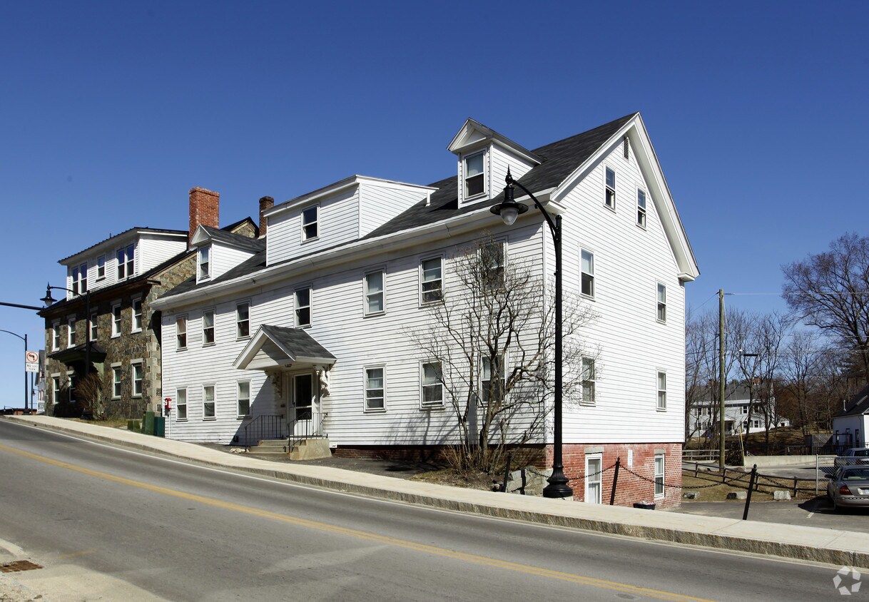 3 Exeter Rd Newmarket NH 03857 Apartments In Newmarket NH