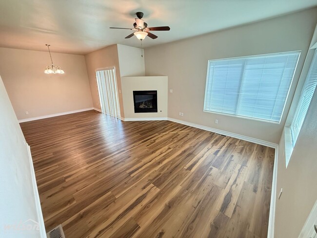 Building Photo - Spacious 3BR/2BA Duplex – Comfort Meets Co...