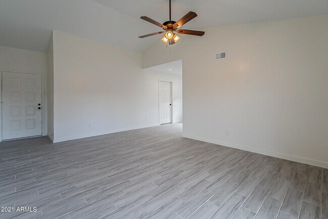 Foto del edificio - 7003 W Sierra St