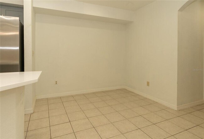 Building Photo - 831 Camargo Way
