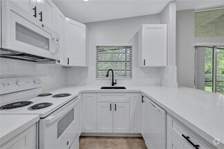 Building Photo - 618 Woodgate Cir