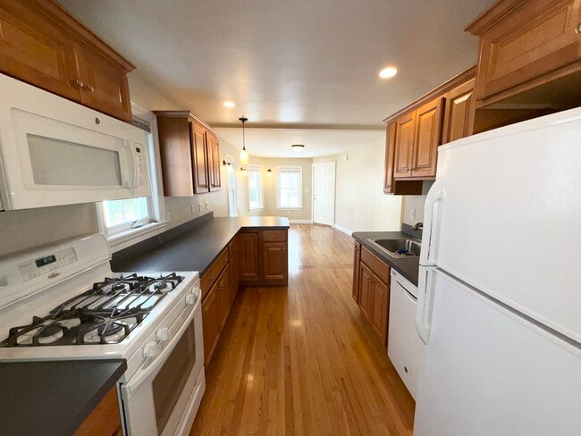 Building Photo - 28 Olney St