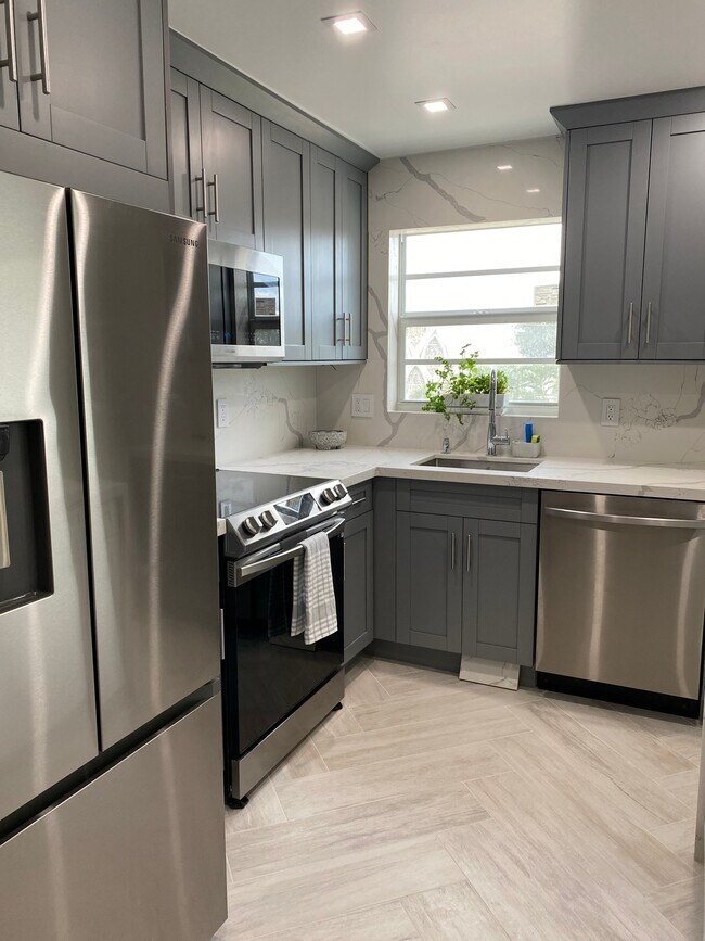 Foto del edificio - 2500 NE 48th Ln