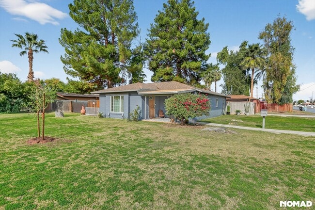 Building Photo - 1700 W Elm St