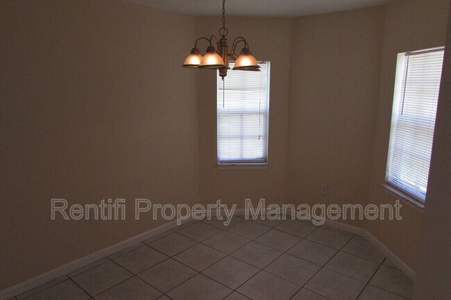 Foto del edificio - 12325 First St