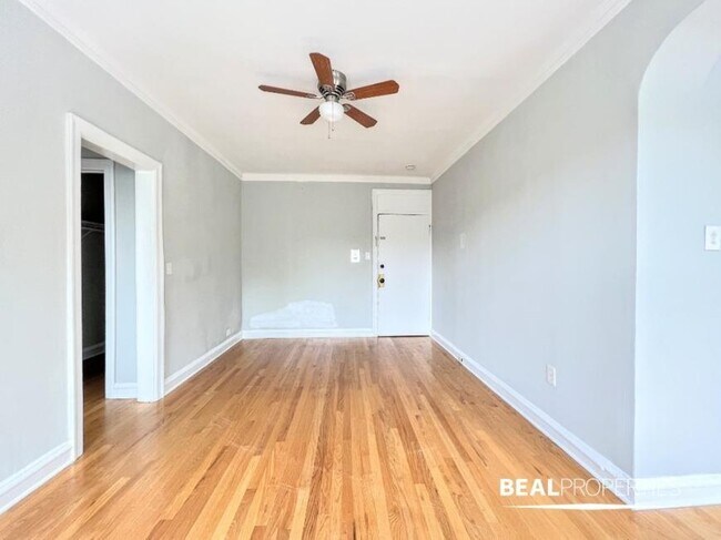 Foto del edificio - 0 bedroom in CHICAGO IL 60640