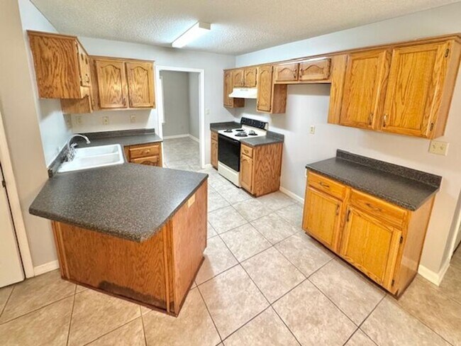 Photo - Great Location Fantastic Price-4 Bedroom 2.5 Bath AVAILALBE NoW! House