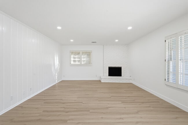 Foto del edificio - 23723 Aetna St