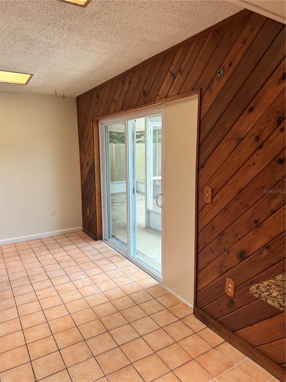 Building Photo - 1372 Cottonwood Terrace