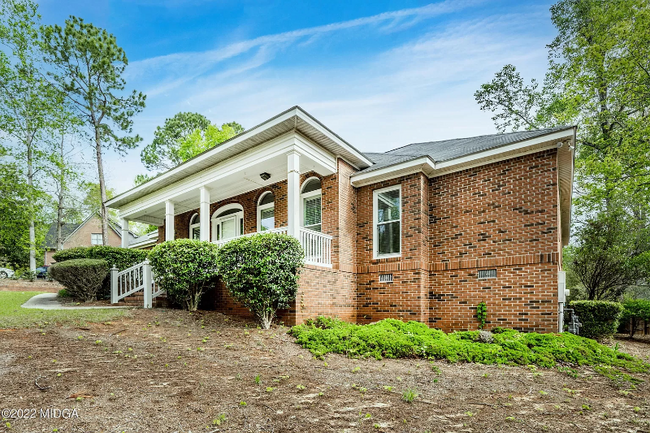 Foto del edificio - 205 Saddle Creek Ct