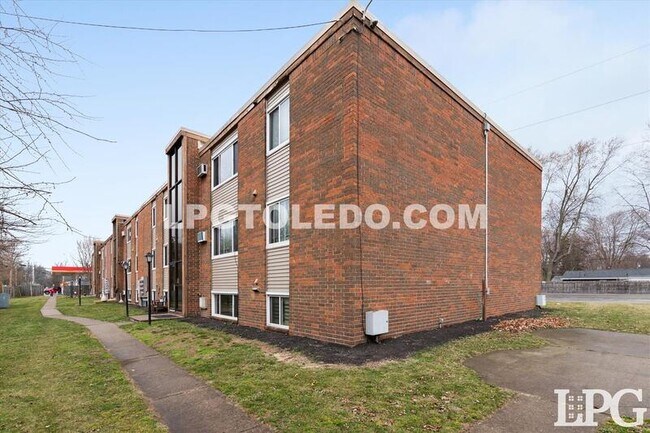 Foto del edificio - 6018 Secor Rd