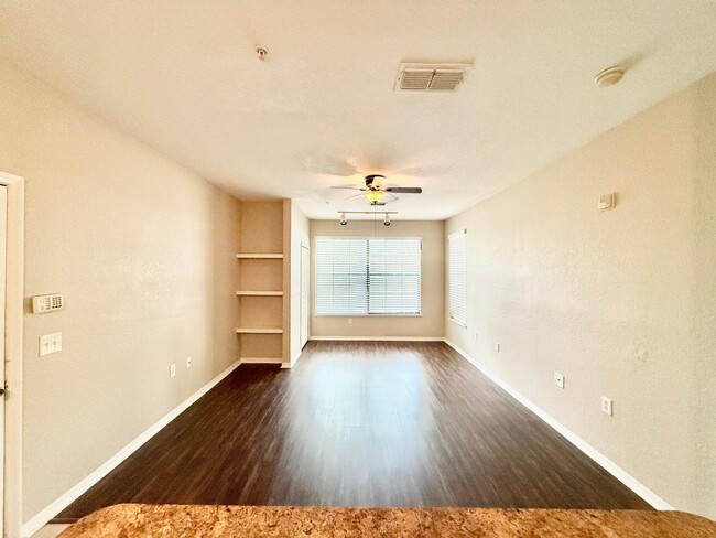 Foto del edificio - 6137 Metrowest Blvd