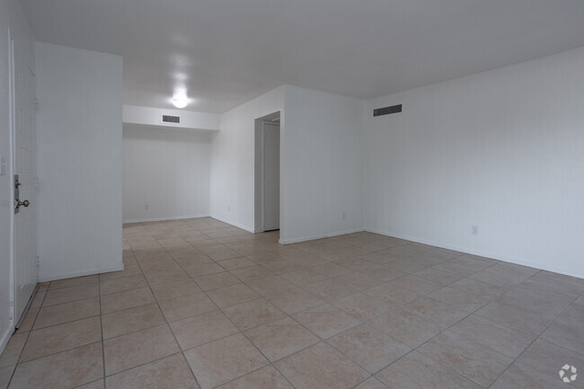 2BR, 1BA - 850SF - Morris Duplex' Tucson