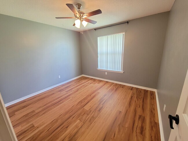 Foto del edificio - 2256 Orion Lake Dr