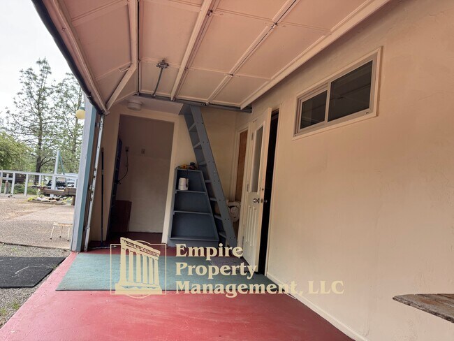 Building Photo - 28900 Sundance Ln