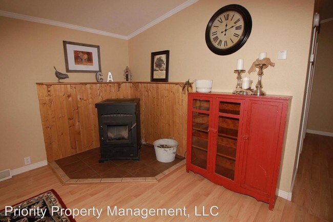 Building Photo - 3 Canterbury Ct