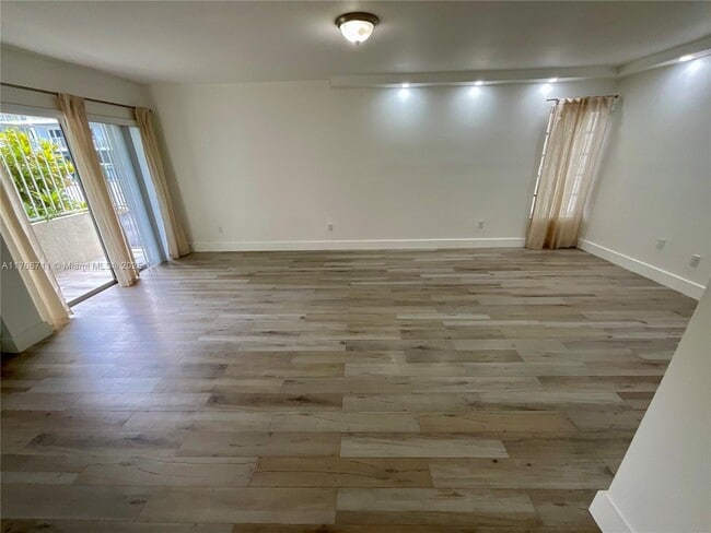 Foto del edificio - 5838 SW 74th Terrace