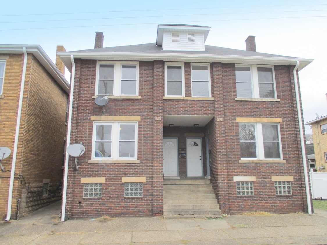 324 Park Rd Unit 2nd Fl., Ambridge, PA 15003 Apartments in Ambridge