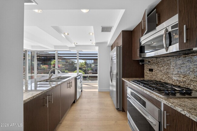 Foto del edificio - 7131 E Rancho Vista Dr