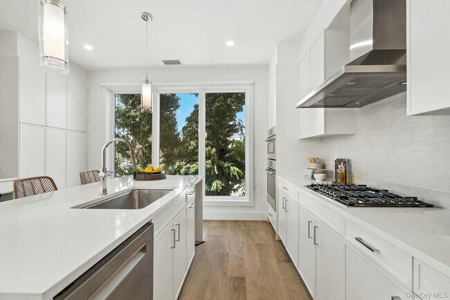 Foto del edificio - 402 Halstead Ave