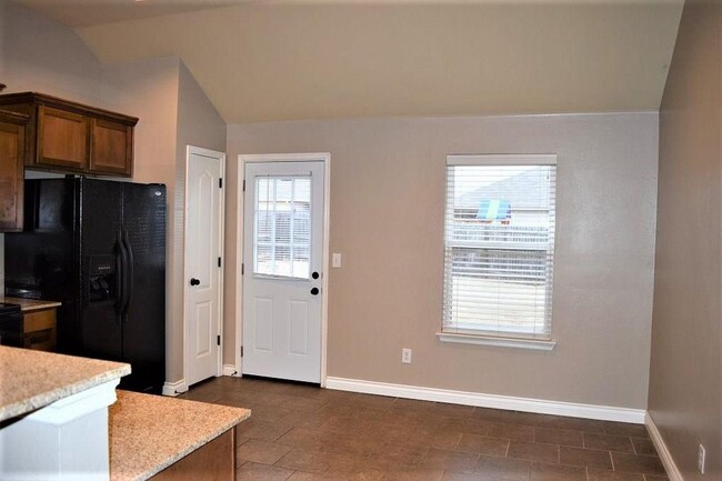 Building Photo - Perfect home in Piedmont School District