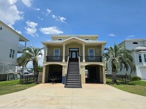 Building Photo - 26858 Martinique Dr