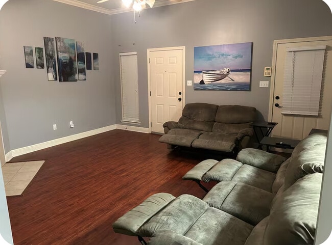 Building Photo - 9455 Pecan Tree Dr