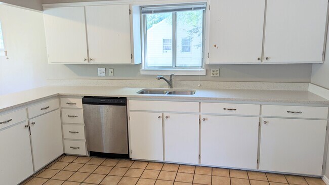 Building Photo - 3771 Orchard Ave