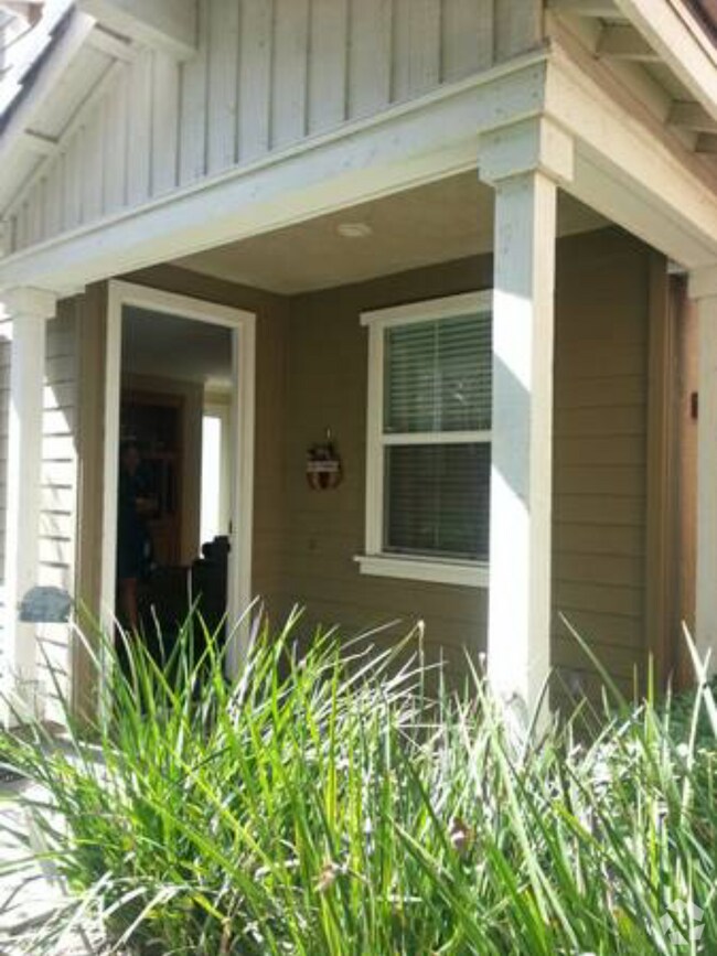 Best Luxury Monroe Heights Apartments for Rent Riverside, CA 4