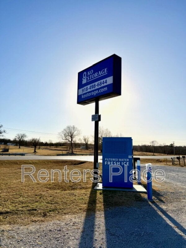 Building Photo - 15351 W Hwy 66