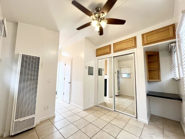 Building Photo - Come home to a cozy cottage on the coast! If you've been looking to make a move to the beach, now...