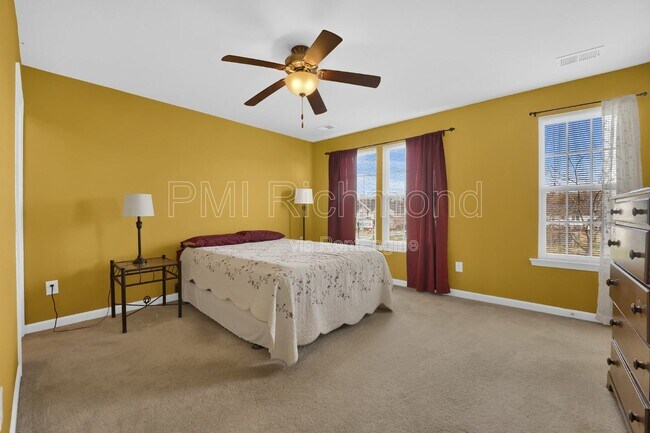 Foto del edificio - 7402 Smoothbore Ln