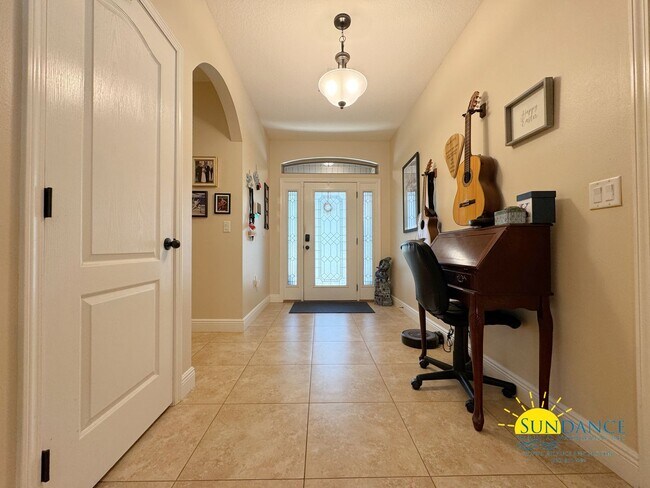 Foto del edificio - Beautiful 4-Bedroom Home in the Heart of F...