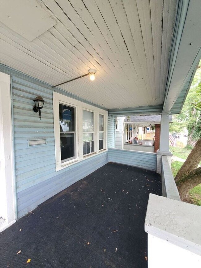 Foto del edificio - 3 BEDROOM SINGLE FAMILY HOME-SEC8 TENANTS ...