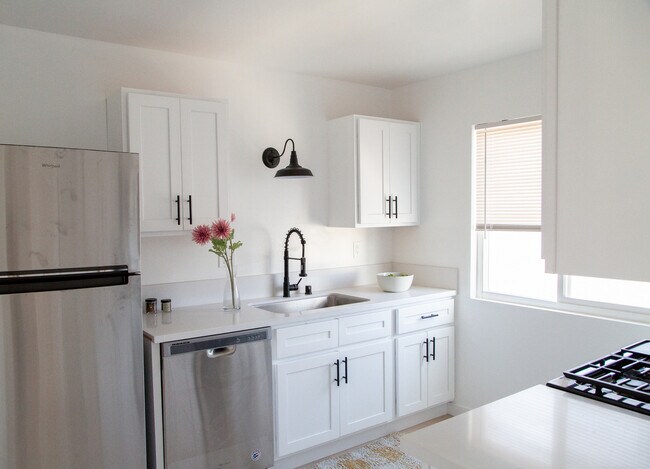 Foto del edificio - 3098 Channel Dr